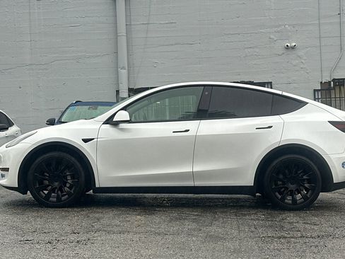 Used 2021 Tesla Model Y Long Range image 7