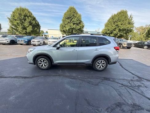 Used 2021 Subaru Forester Premium AWD/4WD image 4