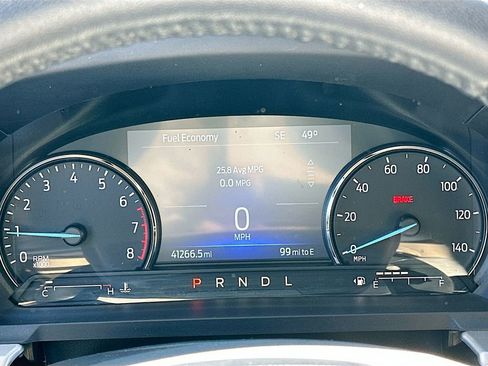 Used 2022 Ford Explorer XLT image 12