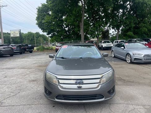 Used 2010 Ford Fusion SE FWD image 2