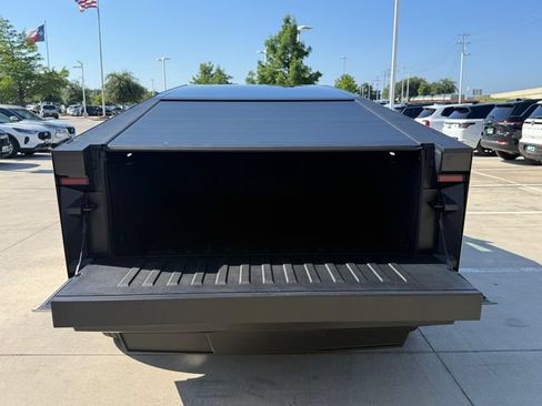 Used 2026 Tesla Cybertruck AWD Crew Cab image 28
