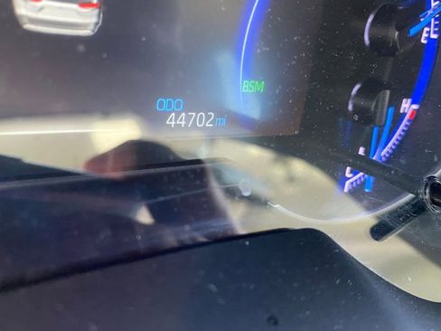 Used 2024 Toyota RAV4 XLE image 5