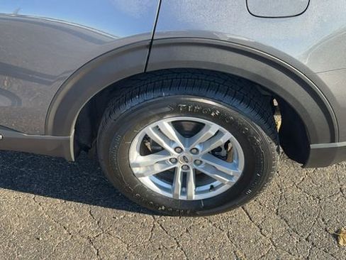 Certified 2022 Ford Explorer XLT w/ Equipment Group 202A image 28