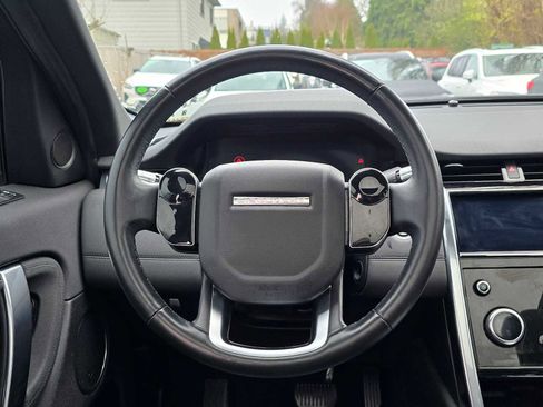 Used 2020 Land Rover Discovery Sport SE image 19