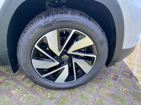 New 2026 Volkswagen Atlas SE image 18