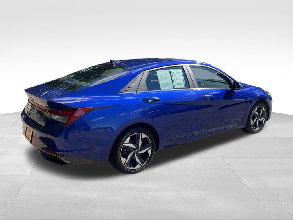 Used 2022 Hyundai Elantra Limited FWD image 4