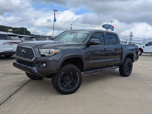 Used 2019 Toyota Tacoma TRD Off-Road w/ TRD Premium Off Road Package RWD image 1