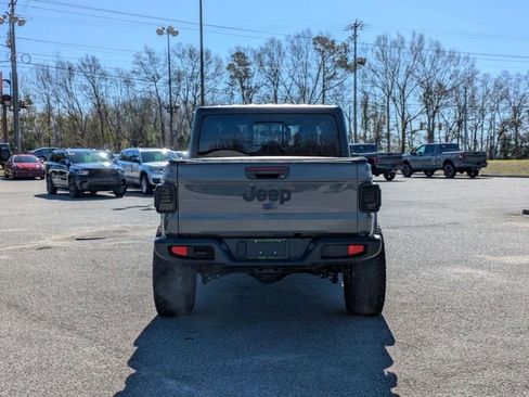 Used 2021 Jeep Gladiator Sport image 7