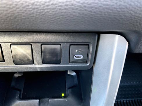 Used 2024 Toyota Corolla Cross LE w/ Moonroof Package image 27