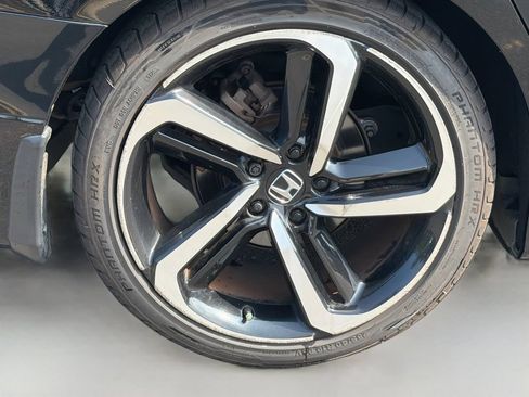 Used 2019 Honda Accord Sport image 9