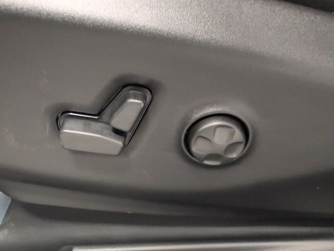 New 2026 Chrysler Pacifica Select image 13