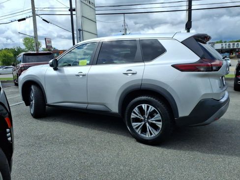 Used 2023 Nissan Rogue SV AWD/4WD image 8