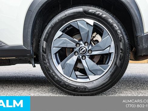 Used 2024 Nissan Rogue SV FWD image 16