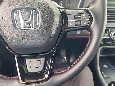 Used 2025 Honda Pilot Black Edition image 20