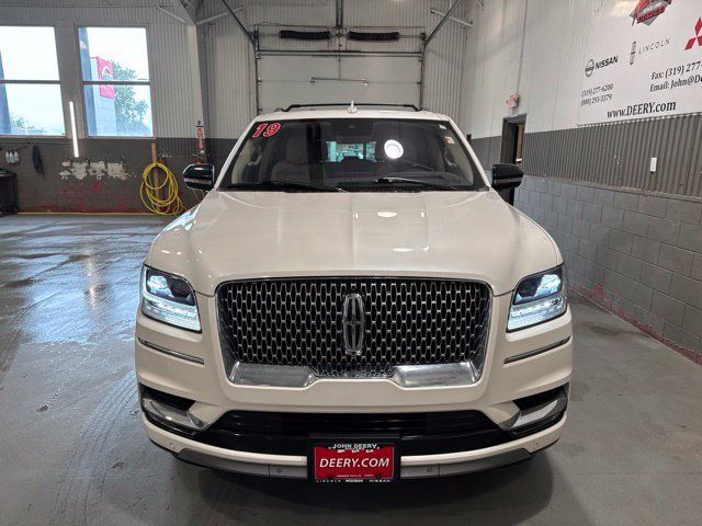 Used 2019 Lincoln Navigator Reserve w/ Cargo Package AWD/4WD image 2