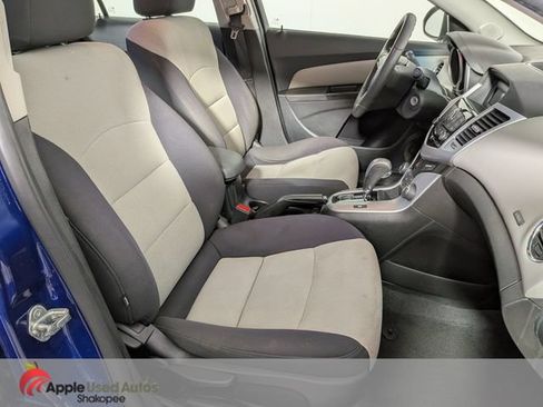 Used 2013 Chevrolet Cruze LS FWD image 31