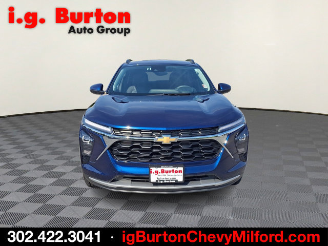 Used 2024 Chevrolet Trax LT FWD image 2