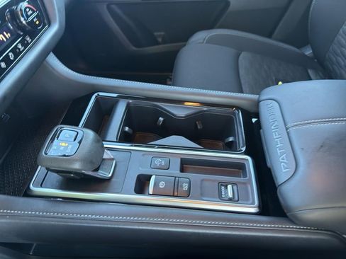 Certified 2024 Nissan Pathfinder SV image 28