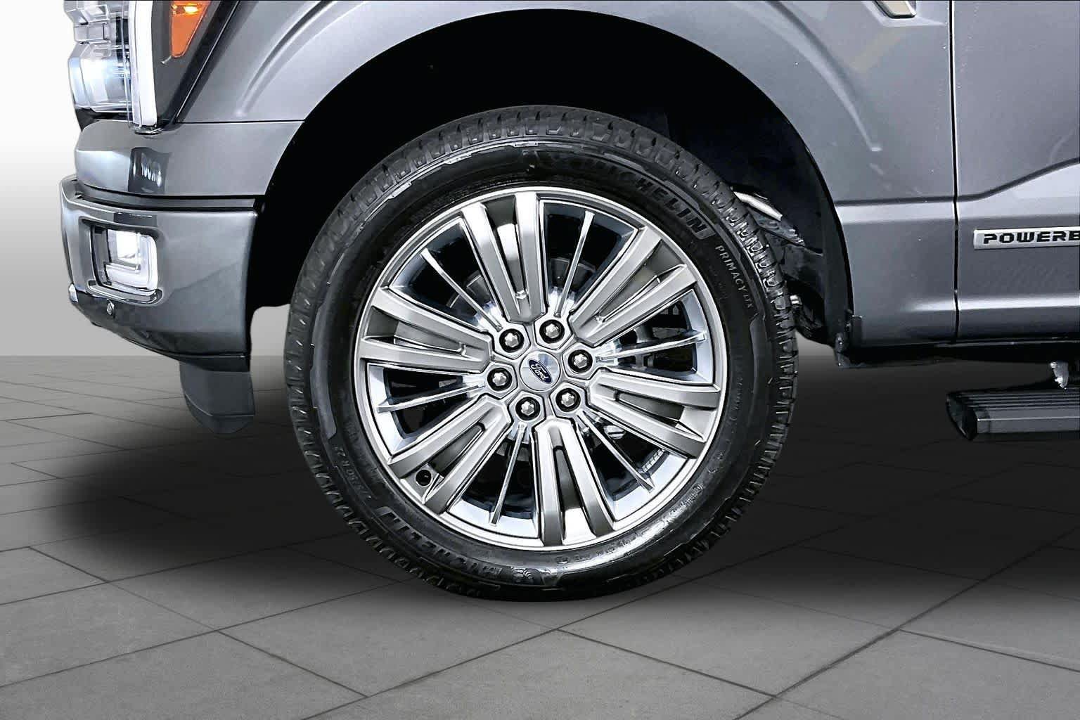 Used 2025 Ford F150 Platinum w/ Equipment Group 703A Plus AWD/4WD image 9