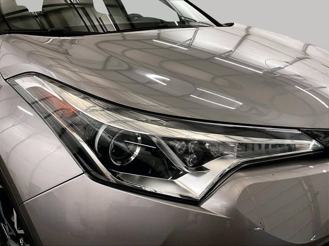 Used 2018 Toyota C-HR XLE FWD image 27