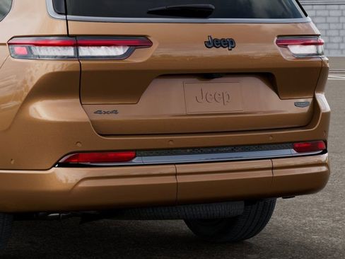 New 2026 Jeep Grand Cherokee L Summit AWD/4WD image 20