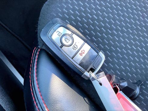 Used 2025 Ford Escape ST-Line image 15