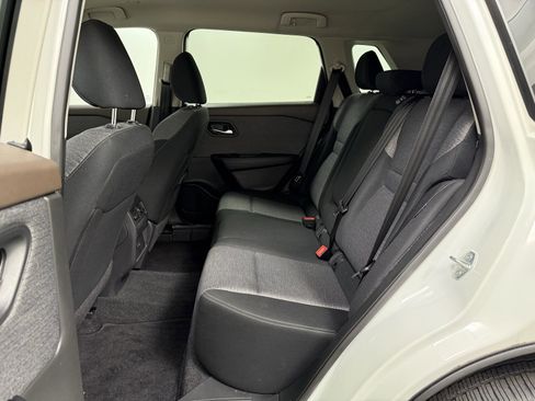 Used 2023 Nissan Rogue SV image 19