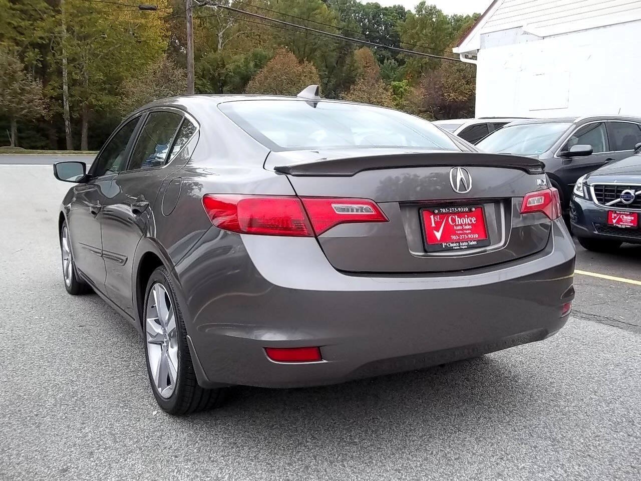 Used 2013 Acura ILX w/ Technology Package FWD image 3