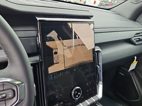 New 2026 GMC Acadia Elevation FWD image 17