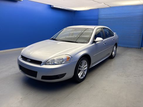 Used 2013 Chevrolet Impala LTZ FWD image 4