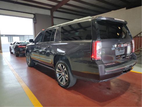 Used 2018 GMC Yukon XL Denali w/ Open Road Package RWD image 3
