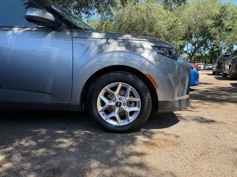 Used 2025 Kia Soul LX w/ LX Technology Package FWD image 27