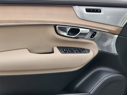 New 2026 Volvo XC90 T8 Ultra w/ Lounge Package