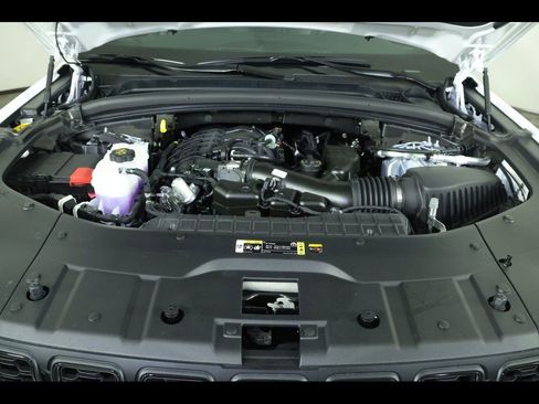 New 2025 Jeep Grand Cherokee Altitude image 16