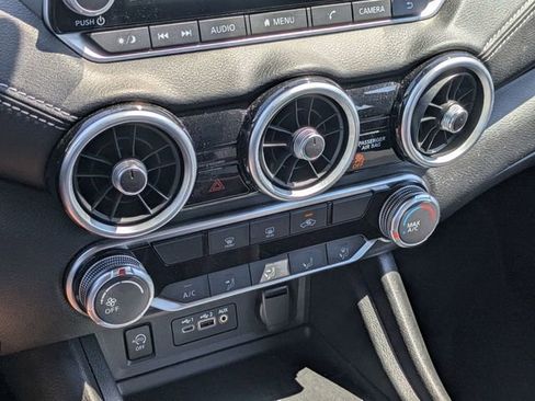 Used 2025 Nissan Sentra SV FWD image 18