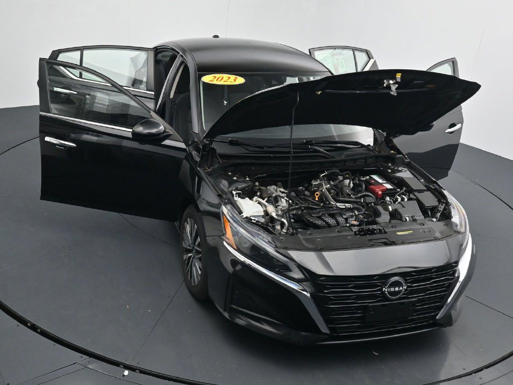 Used 2023 Nissan Altima 2.5 SV FWD image 39
