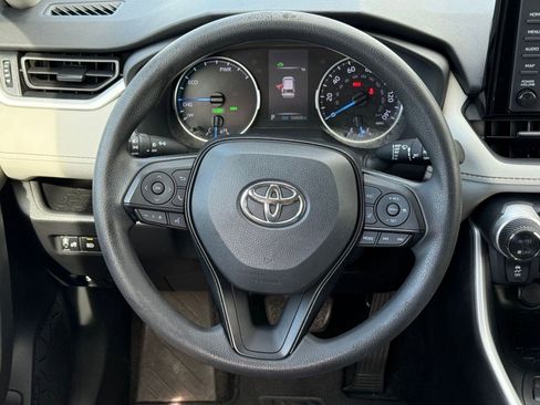 Certified 2021 Toyota RAV4 XLE image 17