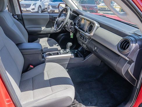Used 2022 Toyota Tacoma SR5 RWD image 18