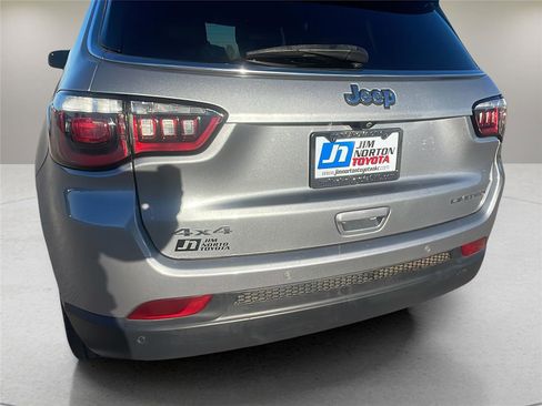 Used 2018 Jeep Compass Limited w/ Navigation Group image 12