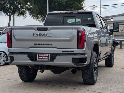 Used 2024 GMC Sierra 2500 Denali Ultimate AWD/4WD image 4