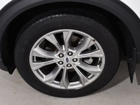 Used 2022 Ford Explorer XLT w/ Equipment Group 202A AWD/4WD image 25