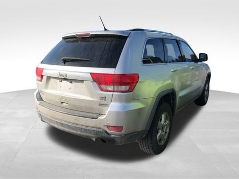 Used 2011 Jeep Grand Cherokee Laredo image 2