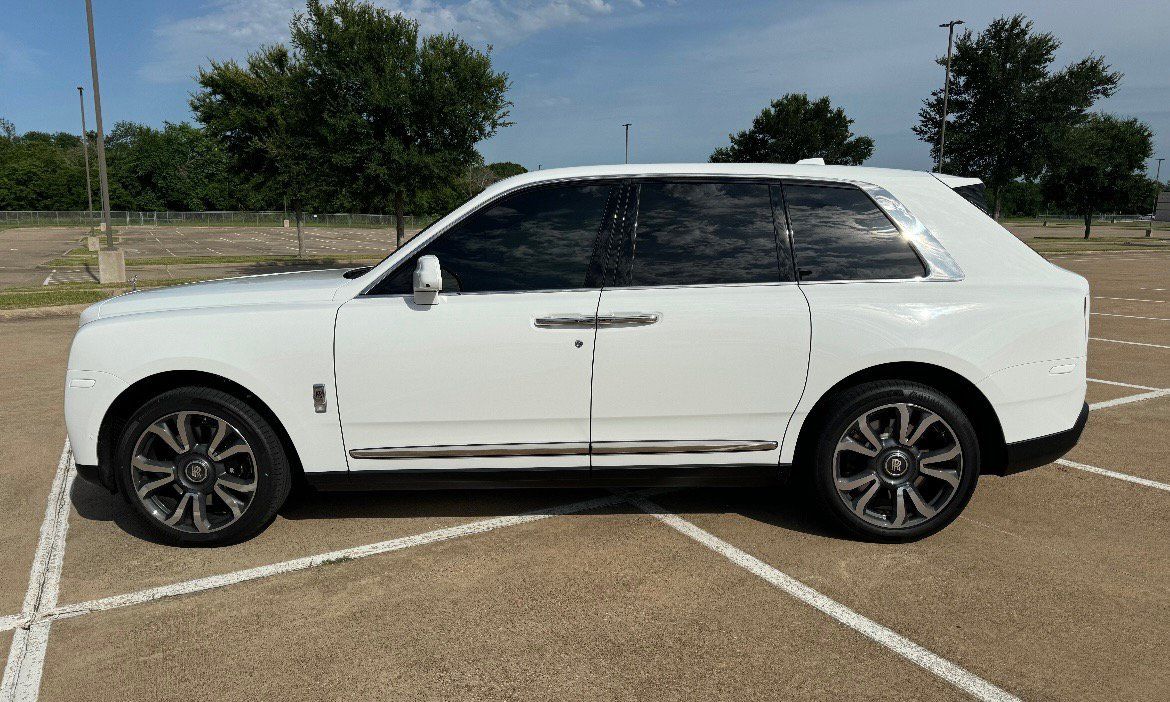 Used 2024 Rolls-Royce Cullinan w/ Cullinan Package AWD/4WD image 3