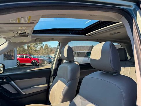 Used 2016 Subaru Forester 2.5i Limited image 15