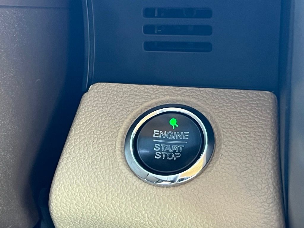 Used 2020 Ford F150 Lariat AWD/4WD image 34
