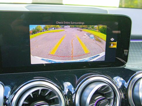 Used 2022 Mercedes-Benz GLB 250 GLB 250 image 20