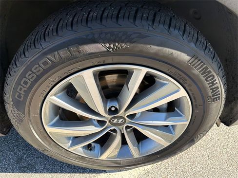 Used 2019 Hyundai Santa Fe FWD image 12