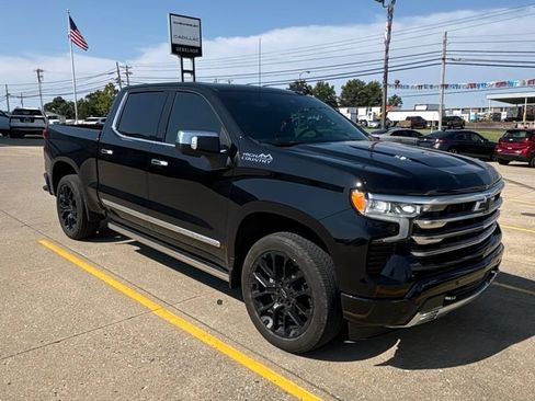 Used 2025 Chevrolet Silverado 1500 High Country AWD/4WD image 2