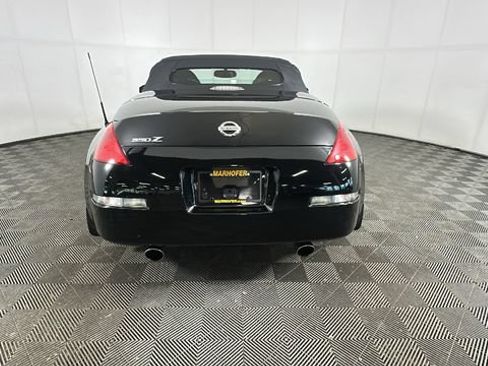 Used 2004 Nissan 350Z Touring RWD image 3