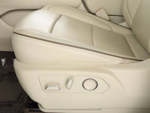 Used 2021 GMC Yukon Denali w/ Denali Premium Package image 17